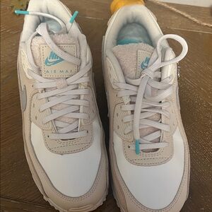 Nike Air Max Sneakers in White and Tan/peachy design